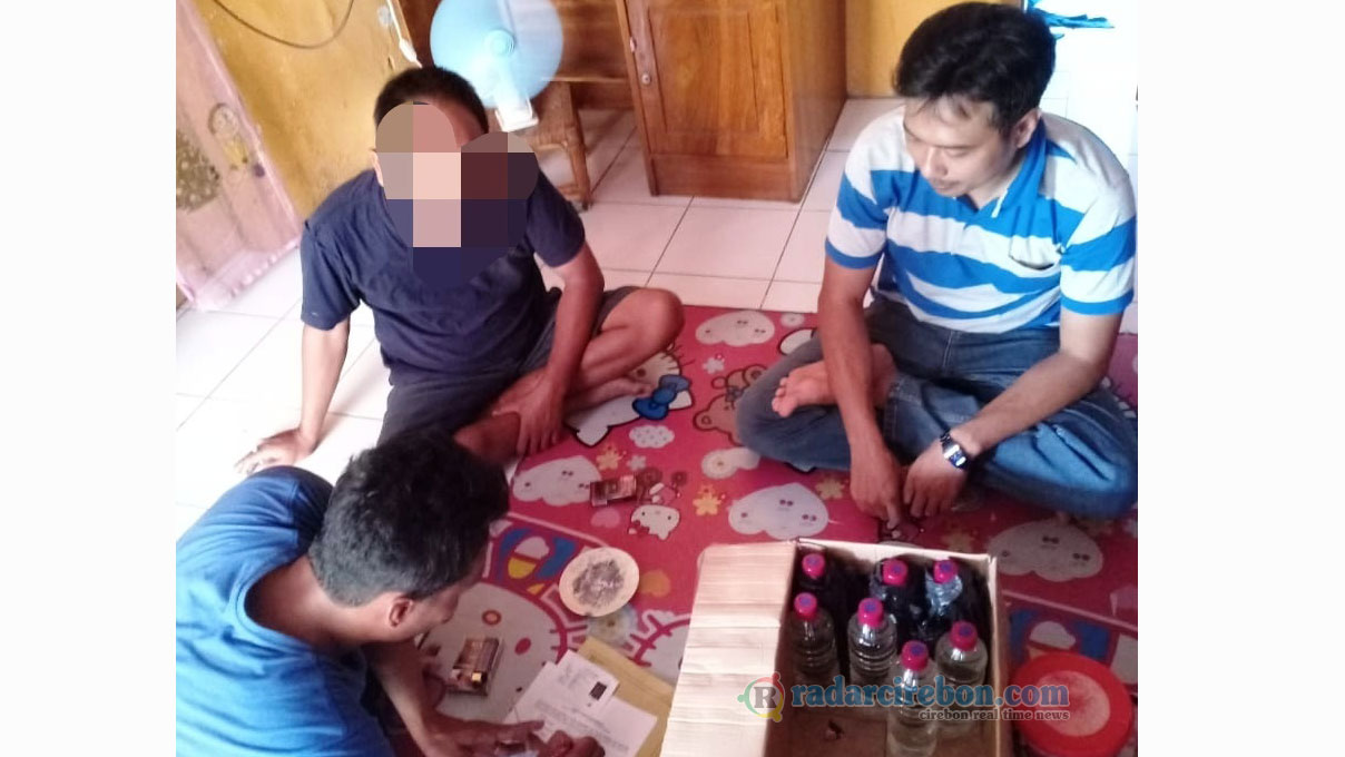 Jelang Pemilu, Polisi Razia Miras Langsung ke Rumah Warga