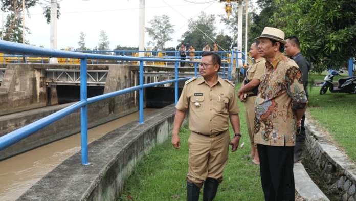 Bangun Dapur Umum dan Siapkan Beko Korban Banjir