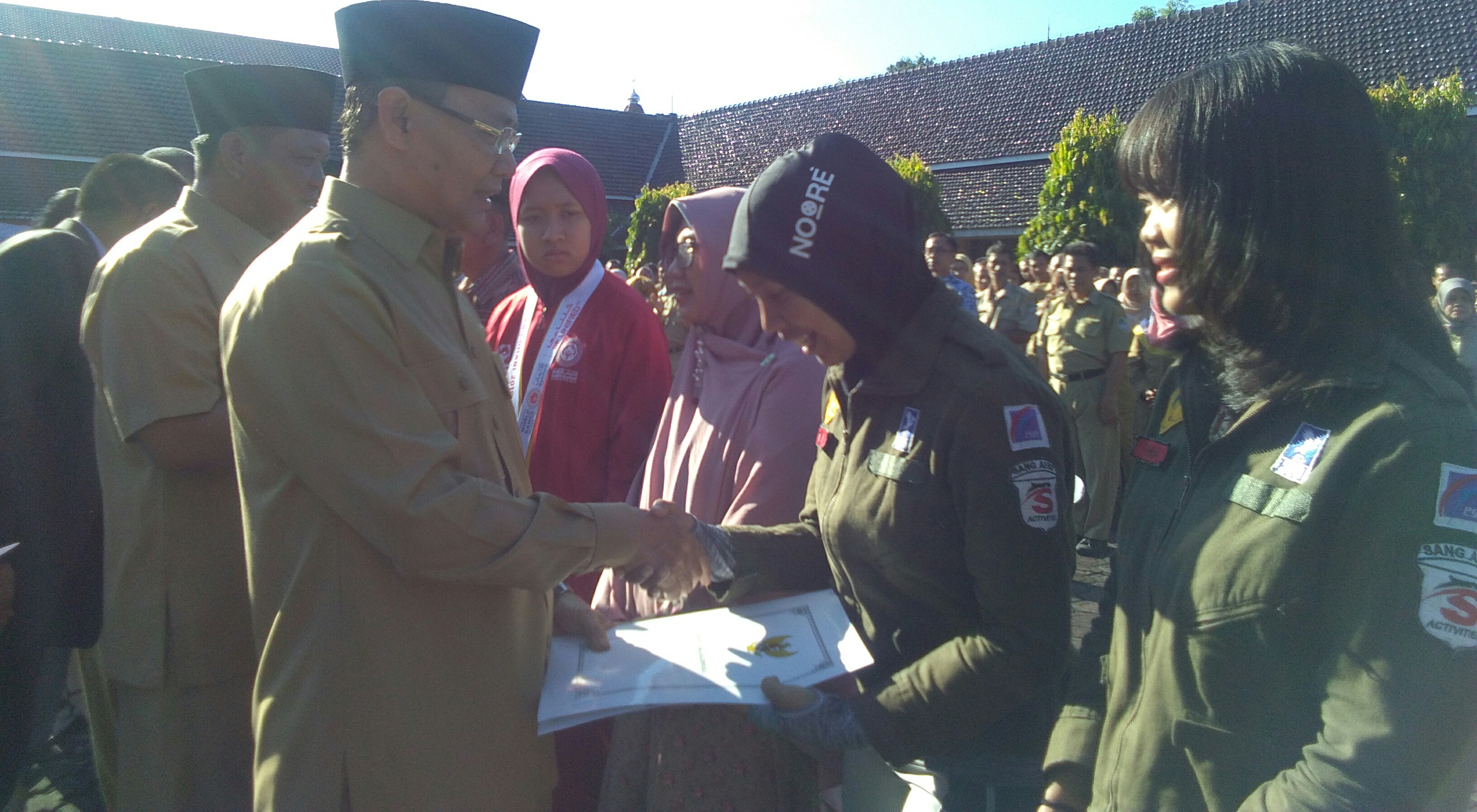 Bupati Majalengka Beri Kadedeuh Rp 25 juta untuk Falma