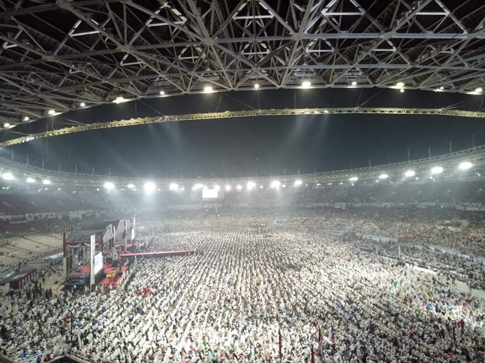 Usai Subuh Berjemaah di GBK, Prabowo Sebut Ini Rapat Akbar Politik Terbesar