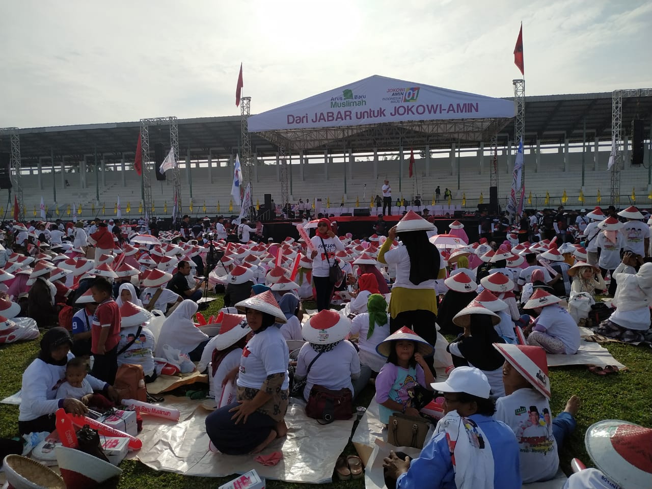 Jokowi Kampanye di Stadion Singaperbangsa Karawang Berkapasitas 70.000 orang