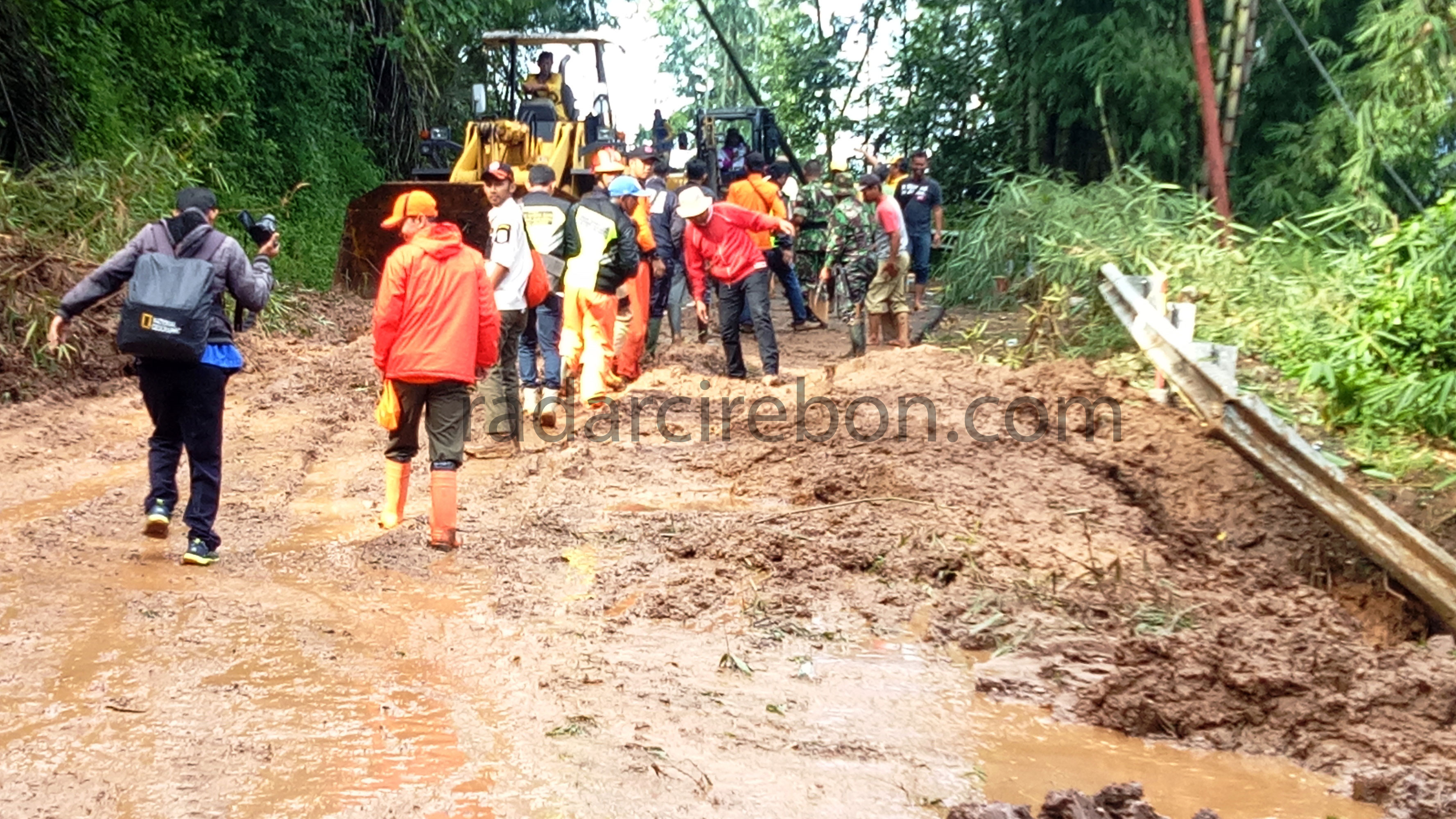 Longsor di Majalengka ada  9 Titik, 26 Kendaraan Sempat Terjebak