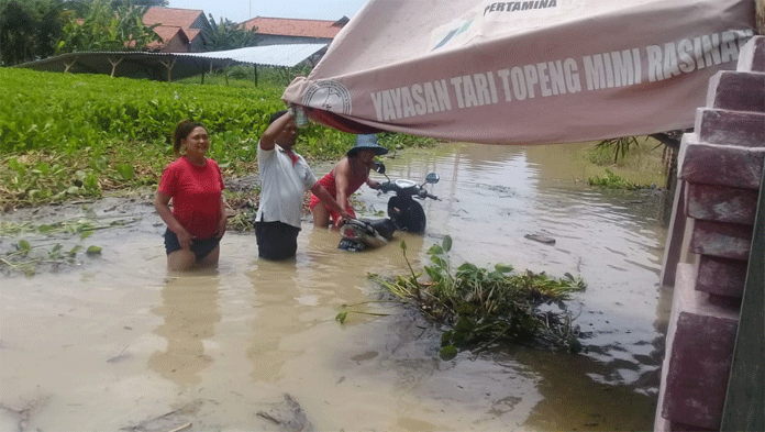 Sanggar Mimi Rasinah Ikut Terendam Banjir