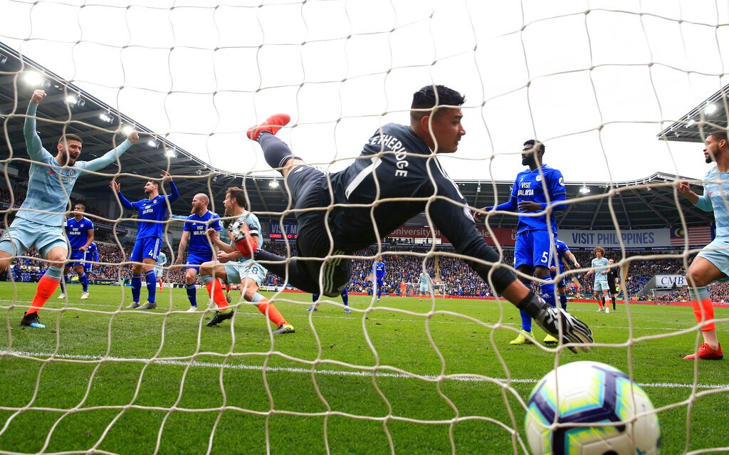 Chelsea Menang, Berbau Gol Kontroversi