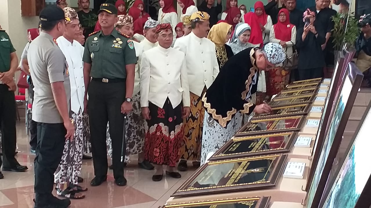 Pj Bupati Resmikan 13 Prasasti Pembangunan