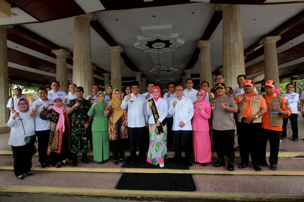 Atalia Blusukan ke Pasar dan Hutan di Indramayu