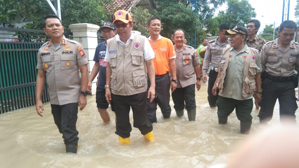 Kapolres Tinjau Lokasi Banjir, Minta Warga Bersabar