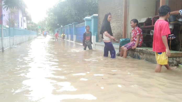 Sungai Meluap Diguyur Hujan, Banjir Kembali Terjang Desa Bugel