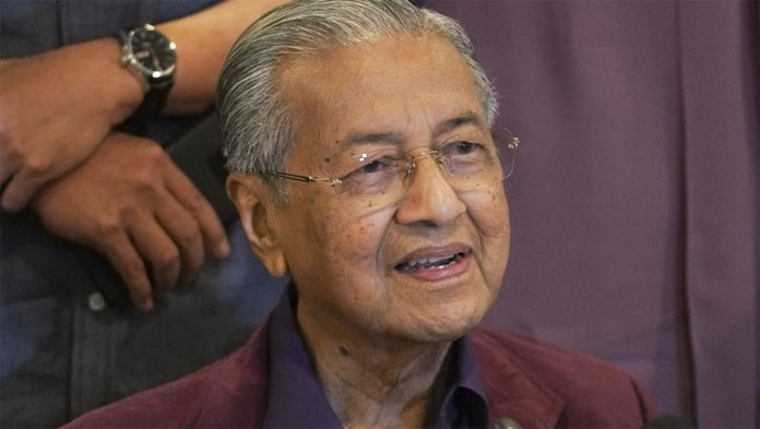 Mahathir Mohamad Diisolasi