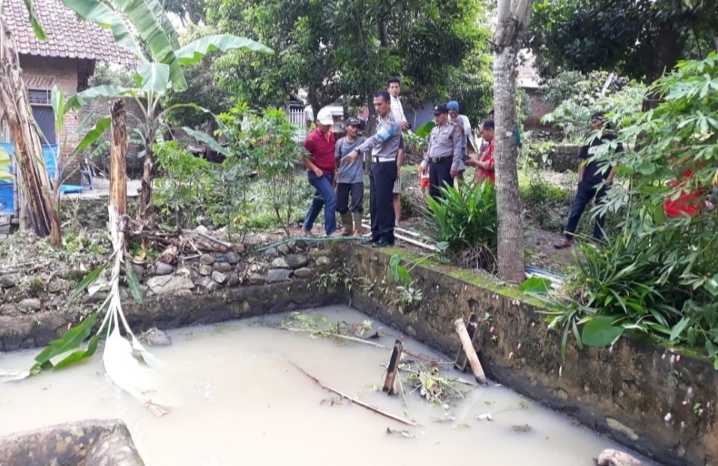 Mayat Pria Ngapung di Kolam Ikan, Diduga Tersengat Listrik