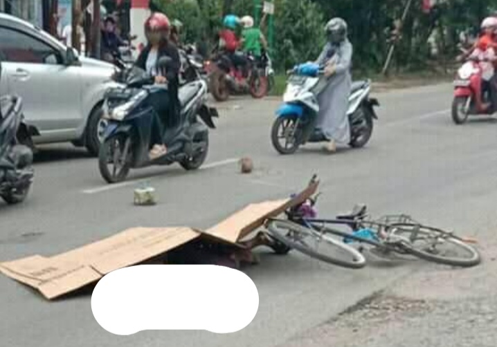 Pengendara Sepeda Angin Tewas Terserempet Truk Fuso di Jalan Sumber-Talun Cirebon