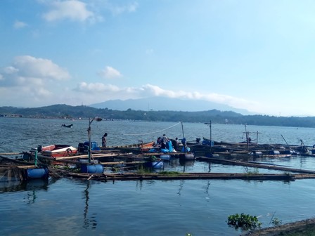 Penertiban KJA di Waduk Darma Tunggu Pokja