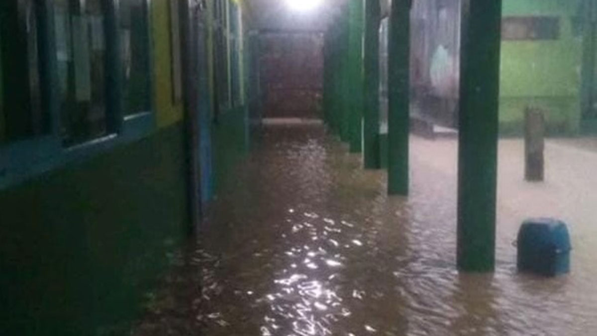 Banjir Cibingbin Kuningan Mulai Surut, Jalan Bisa Dilalui Kendaraan