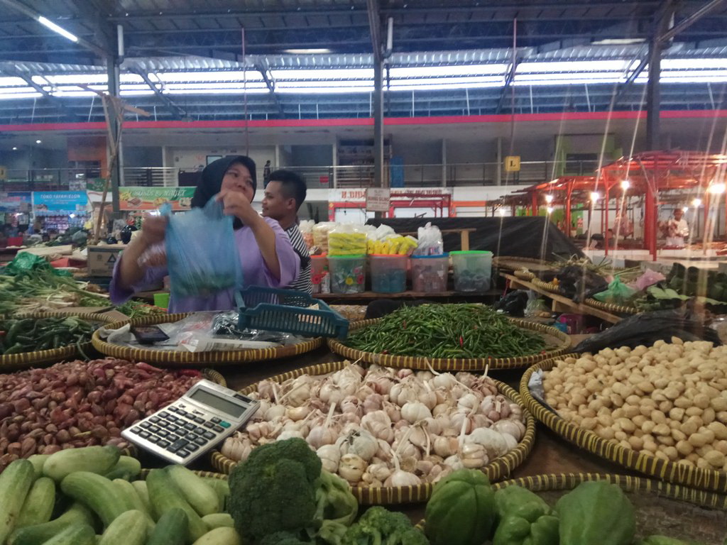 Harga Tinggi, Pengiriman  Bawang Putih Dibatasi