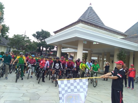 Bupati Lepas Peserta Gowes PWI