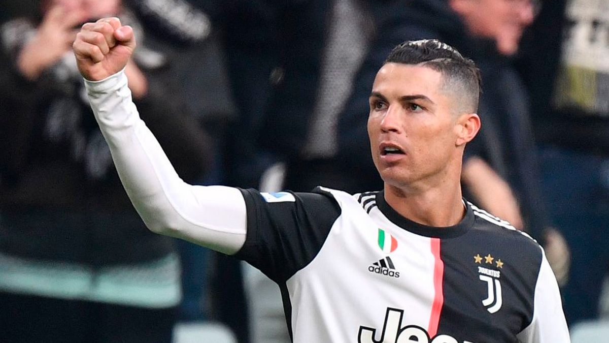 Cristiano Ronaldo Tertular Virus Corona