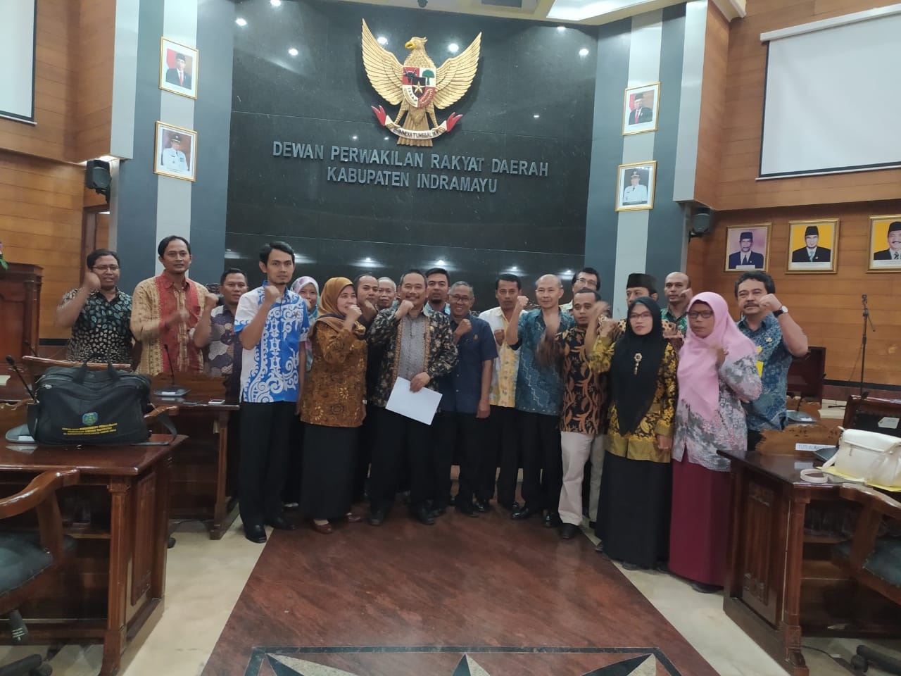 Guru Honorer Curhat ke DPRD