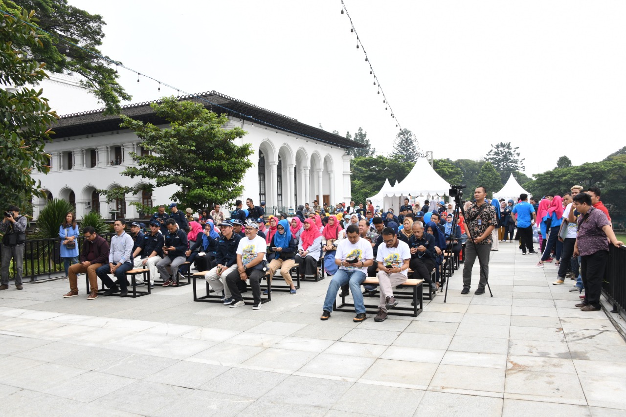 Uu Ajak Masyarakat Kunjungi Gedung Sate