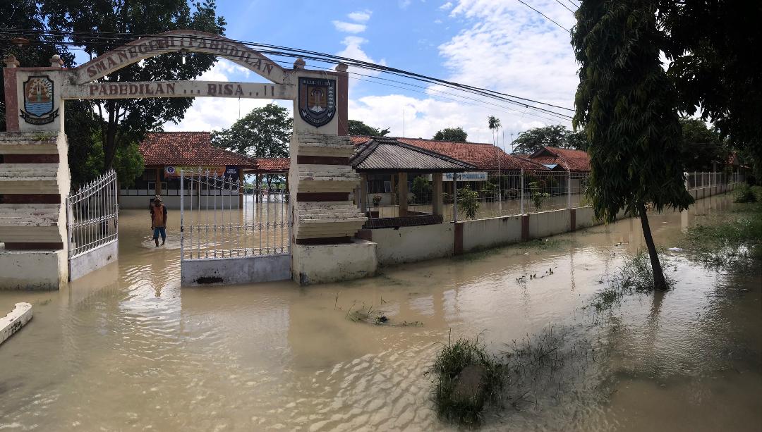 SMAN 1 Pabedilan Terpaksa Liburkan Siswa