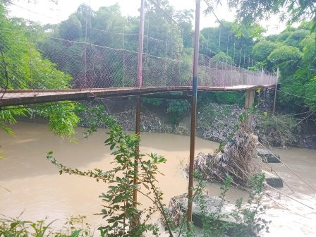 Warga Minta Jembatan Permanen, Sukarela Wakafkan Tanah untuk Pembangunan