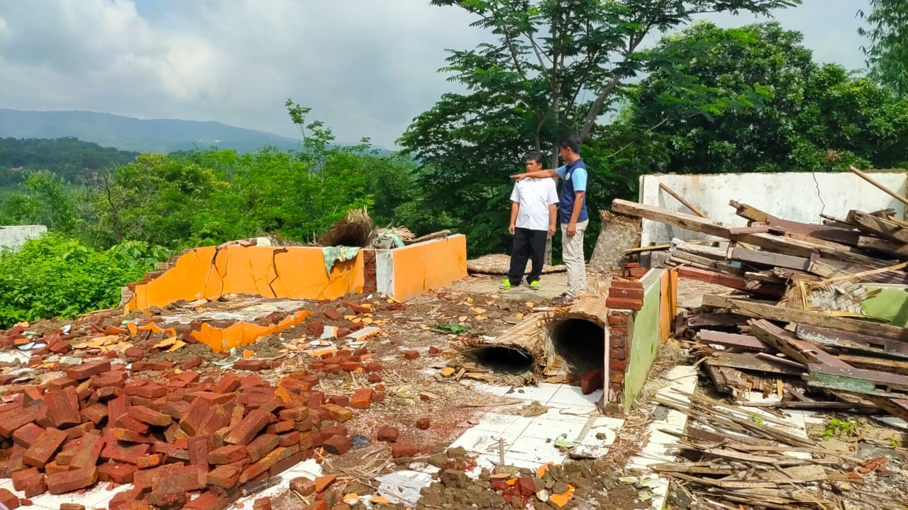 Korban Bencana Minta Relokasi, Warga Khawatir AdaTanah Bergerak Susulan