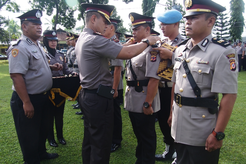 10 Perwira Polres Kuningan Berpindah Tugas