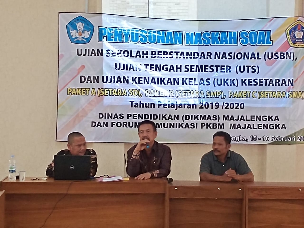 Tutor-Pengelola PKBM Swadaya Bikin Soal Ujian