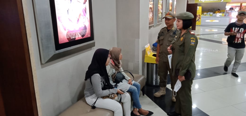 Sweeping Antisipasi Penyebaran Corona, Satpol PP masih Temui Pelajar Berkeliaran di Mal