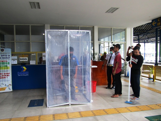 Penumpang Terminal Harjamukti Sepi