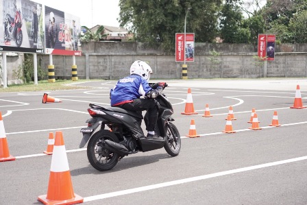 Siswa SMK di Jabar Adu Skill Berkendara