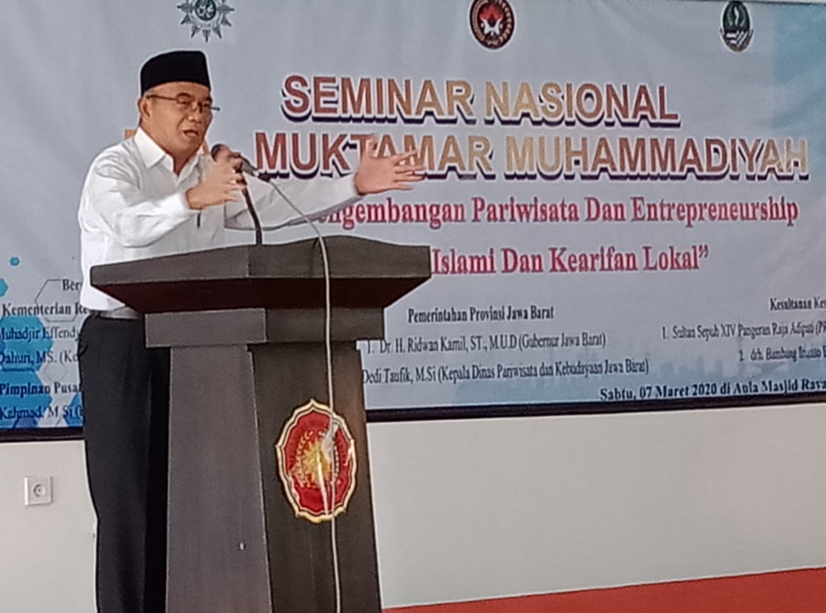 Menko PMK Setuju Perangkat Desa untuk Berkuliah Capai Sarjana