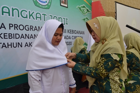 35 Mahasiswi Akbid GHC Angkat Janji