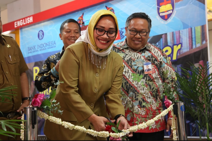 Bank Indonesia Resmikan Pojok Baca BI Corner dan Pekan QRIS