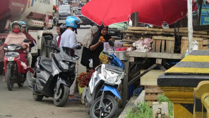 Deadline Sudah Lewat, PKL Buah di Harjamukti Keberatan Relokasi