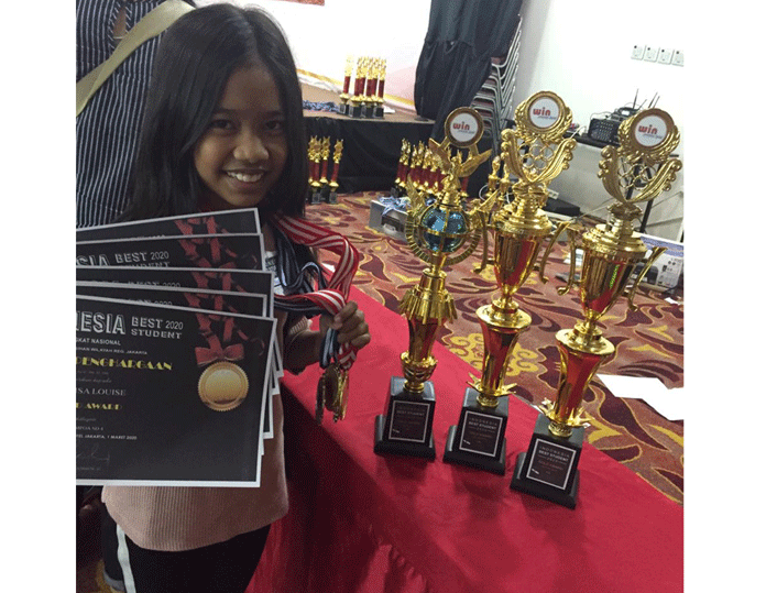 Wow, Siswi SD Al Azhar Ini Juara Matematika dan Sains