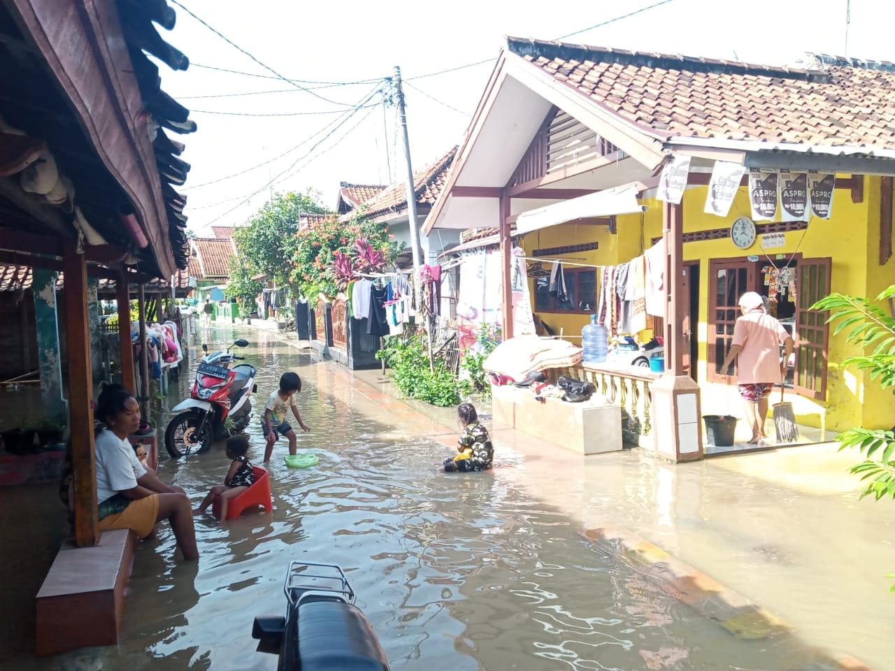 Sepekan Tiga Kali Banjir, Desa Leuweunghapit Siaga Banjir, 10 Jam Baru Surut