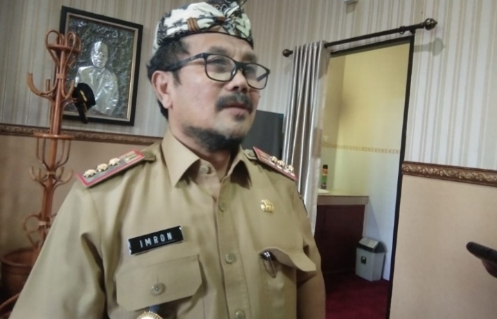 PNS Tetap Berangkat Kerja, Bupati Cirebon: Ngapain di Rumah?