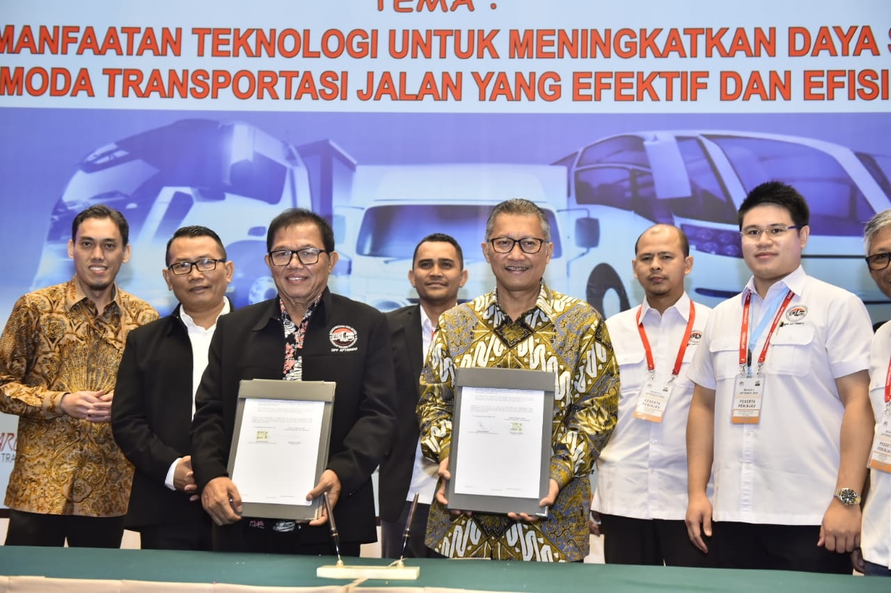 PGN dan APTRINDO MoU Pemanfaatan Bahan Bakar LNG Untuk Truk Logistik