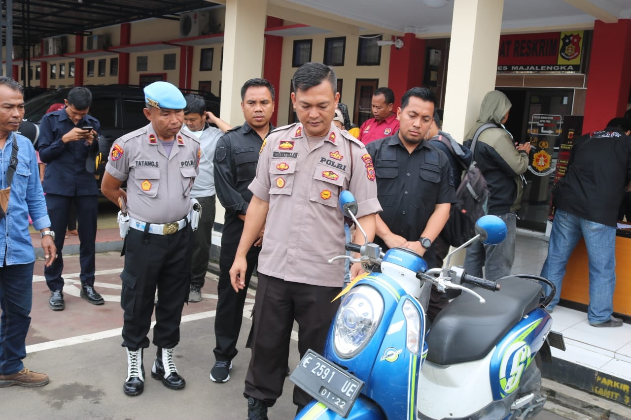 Melawan,  Residivis Curat Didor Polisi