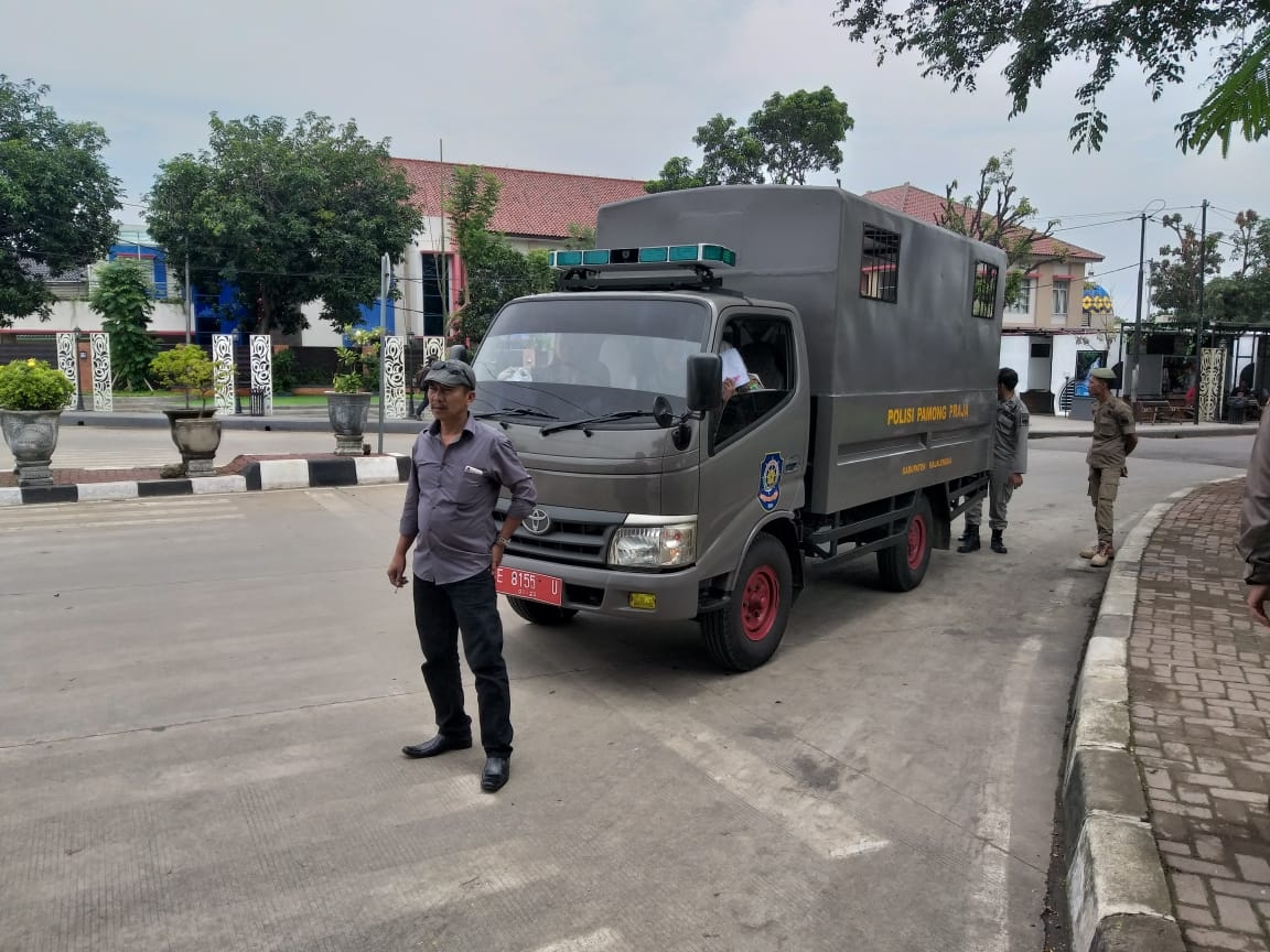 Waspada Virus Corona, Diskominfo dan Satpol PP Majalengka Lakukan Warling