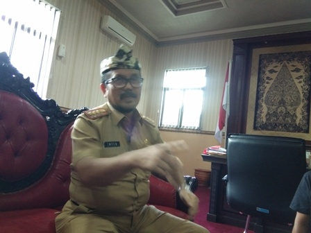 Bupati Bantah Sengaja Ulur Mutasi