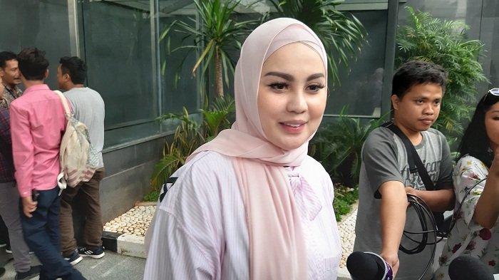 Jennifer Dunn Ngaku Diberi Wawan Mobil Velfire