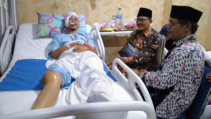 Ketua DPRD Kabupaten Cirebon Jatuh Kecelakaan karena Lubang Jalan, Sempat Tak Sadarkan Diri dan Luka 18 Jahita