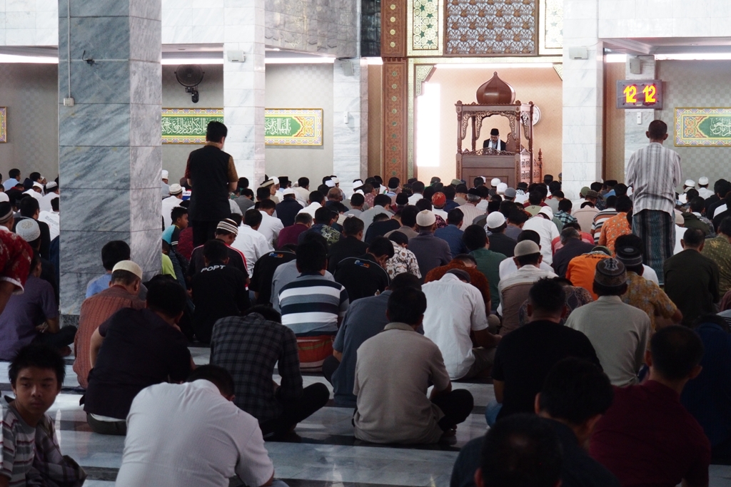 Salat Jumat di Kuningan Tidak Terpengaruh Corona