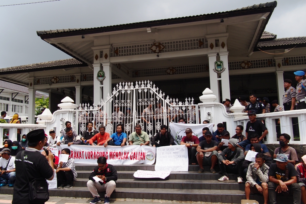 Warga Tagih Janji Bupati, Terkait Galian Pasir di Luragunglandeuh