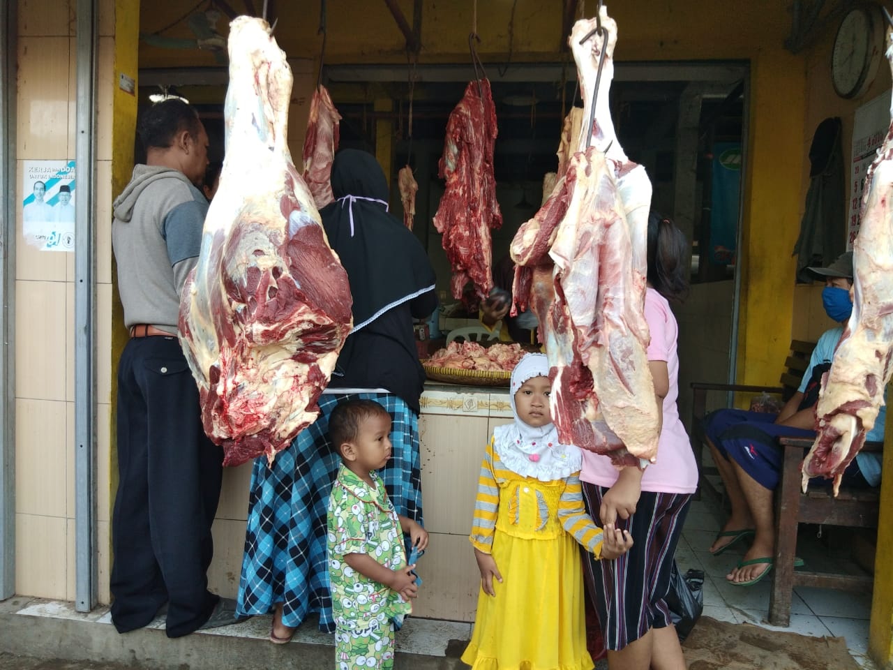 Harga Daging Sapi Naik, Pasar Tradisional Diserbu Warga