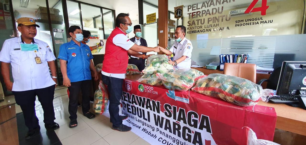 Relawan Sandiaga Uno Ringankan Warga Terdampak Covid-19, Bagikan 800 Kg Beras di Setiap Kelurahan