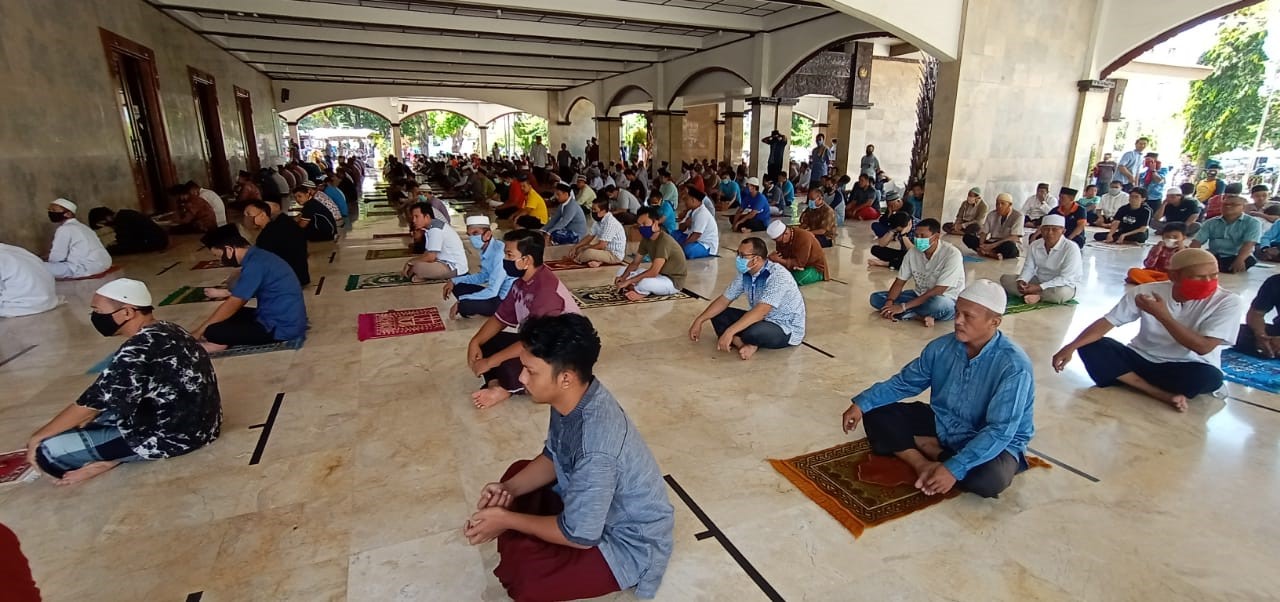 Salat Jumat Jalan, Pendapatan Kas Masjid Menurun