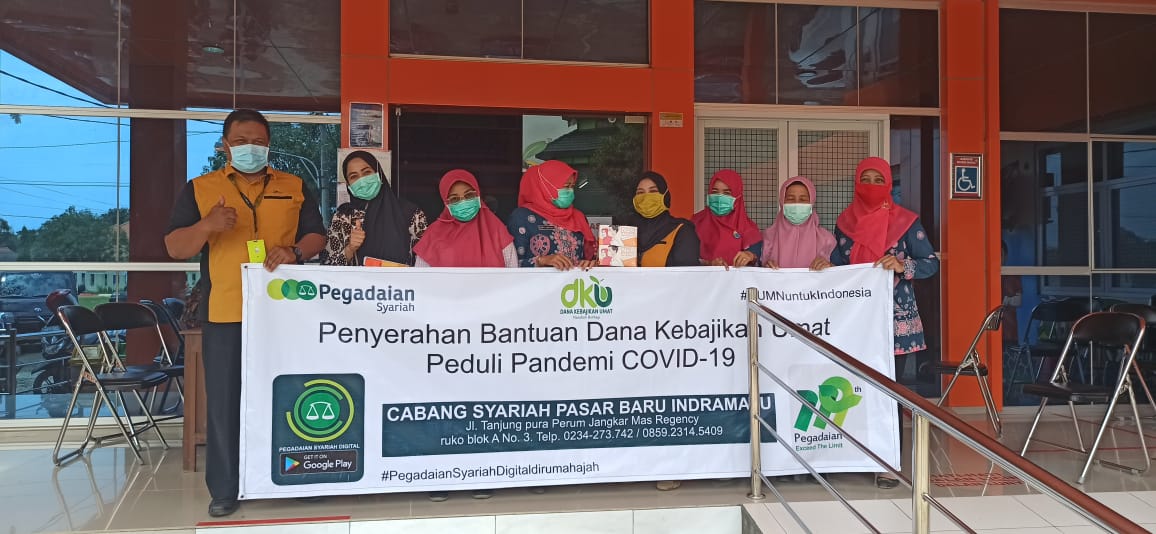 Pegadaian Syariah Serahkan APD