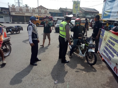 Tim Gabungan Periksa Kendaraan Luar Daerah